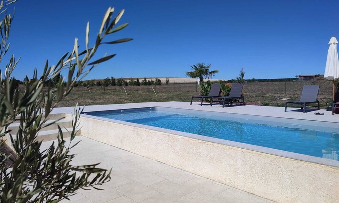 Cuneges House | Au Cœur de la Campagne ! Maison Avec spa et Piscine Privée