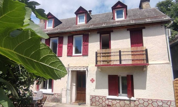 Montauban-de-Luchon House | Au Cœur des Pyrénées, Maison Plein Soleil Jusqu'à 11 Personnes !