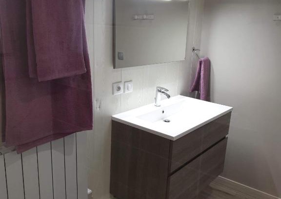Saint-Martin-du-Frene Bed & Breakfast | Au petit bonheur