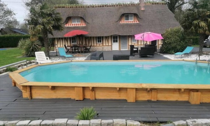 Saint-Pierre-des-Ifs House | Au Petit Champignon. Jolie Chaumière