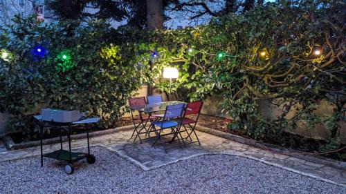 Espalion Apartment | Au Ptit Bonheur du Lot, centre-ville, calme, vue, jardin