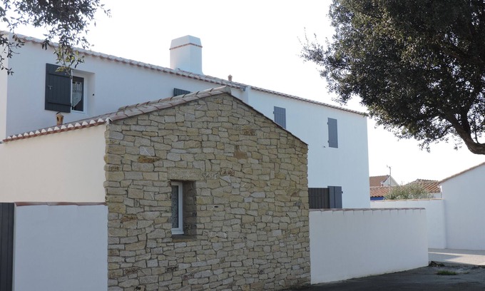 Noirmoutier-en-l'Ile House | Au Vieil, house with spa, sauna, bikes 200m from the beach and shops