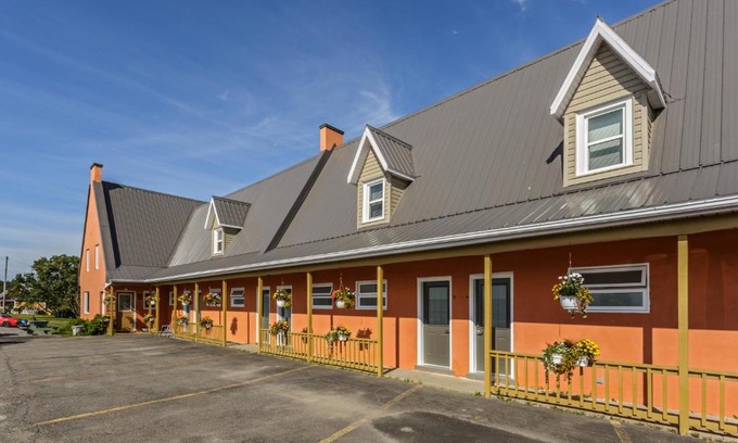Riviere-du-Loup Regional County Municipality Hotel | Auberge de L'Anse