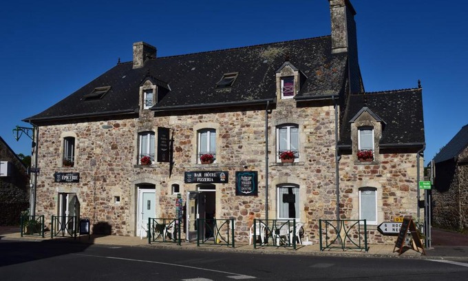 L'Etang-Bertrand Hotel | Auberge de la vallée de la douve