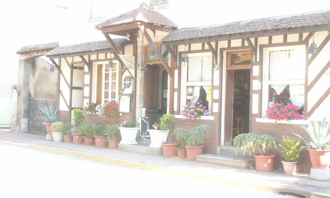Saint-Germain-Laval Hotel | Auberge des Voyageurs