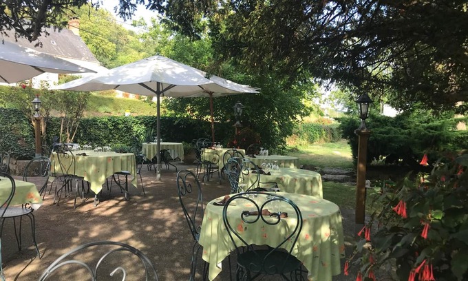 Luche-Pringe Hotel | Auberge du port des Roches