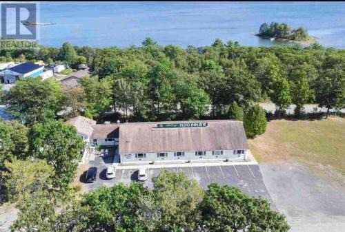 Algoma District Hotel | Auberge Eldo Inn