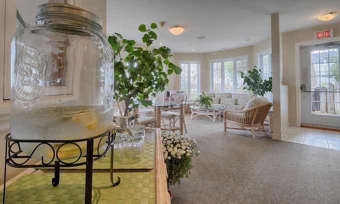 Saint-Marc-sur-Richelieu Hotel | Auberge Handfield