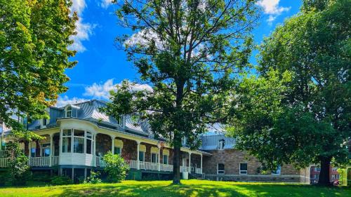 La Baie Hotel | Auberge Le St-Alexis