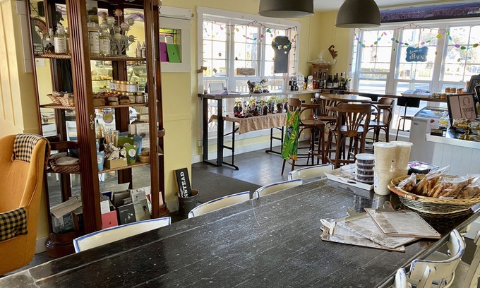 Stanstead Plain Hotel | Auberge Le Sunshine - Café-bistro