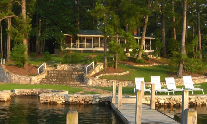 Eclectic Cabin | Aubreys Lakewood Cabin -FREE DAY w Qualified Booking- Fishing, Football Friendly