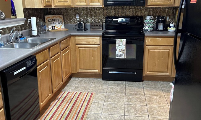 Auburn Condo | Auburn First Floor Condo. Walking Distance To Jordan Hare and Auburn Arena