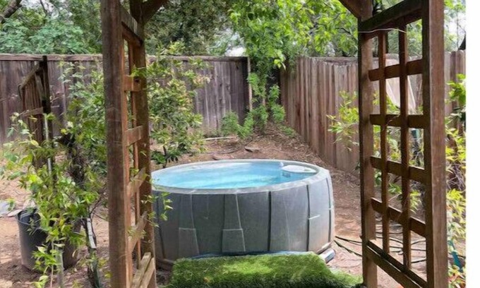 Loomis House | Auburn Sacramento close- 3+Loft room, hot tub