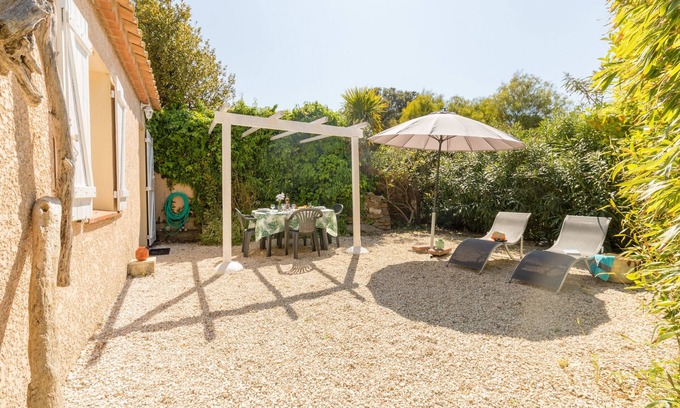 Giens House | Auguière West, house in the heart of the vineyard