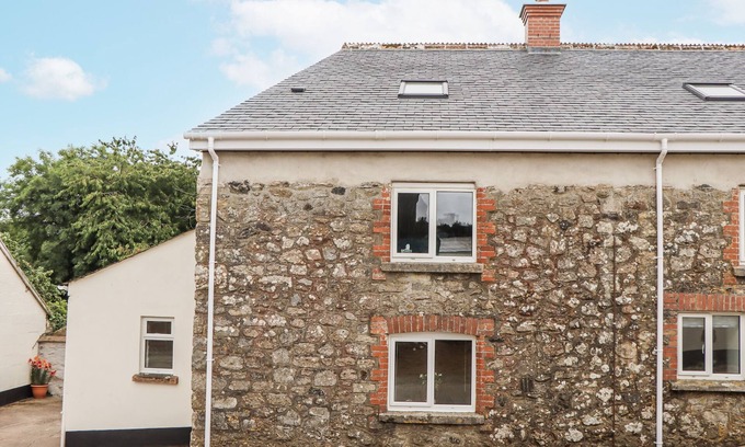 South Tawton Cottage | AUNTY JUNES COTTAGE, pet friendly, with a garden in Whiddon Down