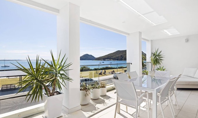 Shoal Bay House | Aura 2 apartment with Spectacular Views