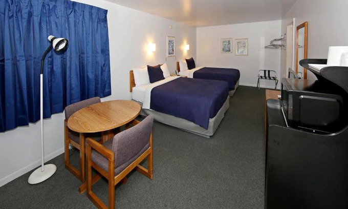 St Ignace Hotel | Aurora Borealis
