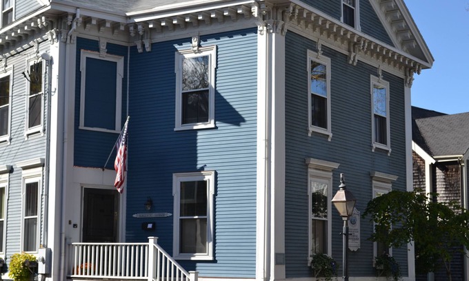 Nantucket Town House | AURORA is a 1 bedroom 1 bath downtown apartment.