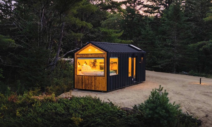 Sullivan Cabin | Aurora Nook-Cabin w/Shower & Queen Bed