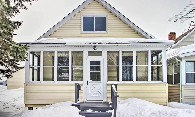 Aurora House | Aurora Outdoorsy Getaway w/Deck & Grill!
