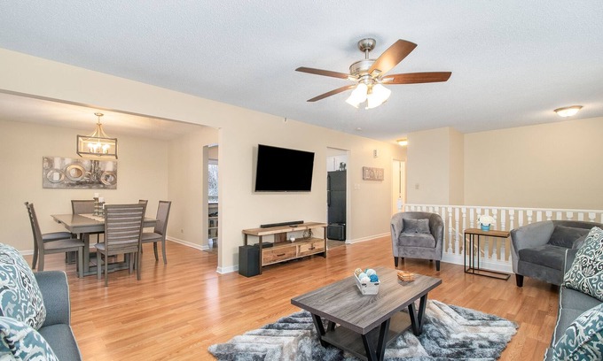 Aurora House | Aurora Rental- Lehnertz