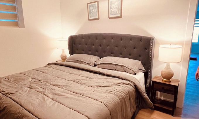 Airdrie Apartment | Aurora spot, cozy 1 bedroom basement, lake view, 20nMins from airport.