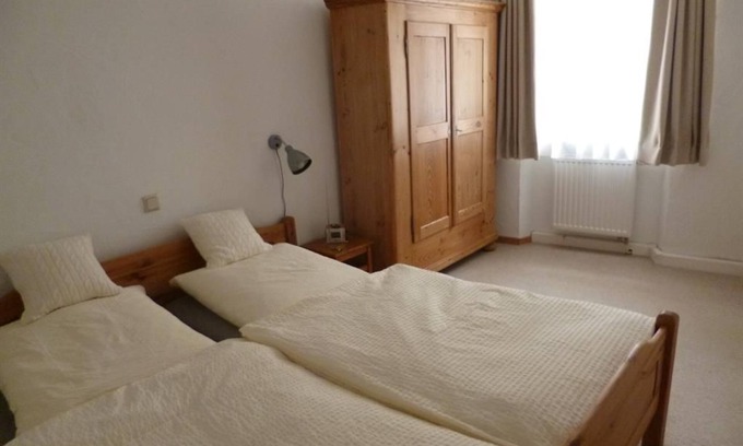 Weisenheim am Berg Bed & Breakfast | Auslese - Holiday apartment - Alter Winzerhof