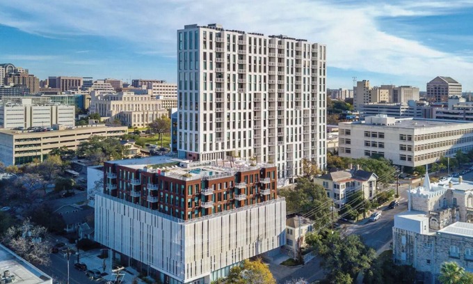 Civic District Condo | Austin Resort Studio Suite Friday Check-In