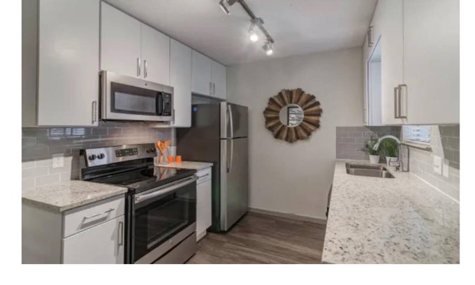 Barton Heights Apartment | Austin Skyline Bungalow w/Pool - 5 Min from Zilker Park
