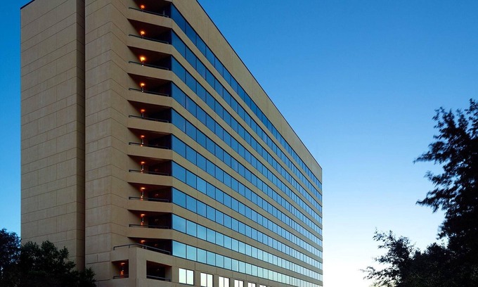 McKinney Hotel | Austin Southpark Hotel