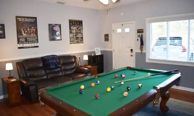 Johnson City House | Austin Springs Family Retreat