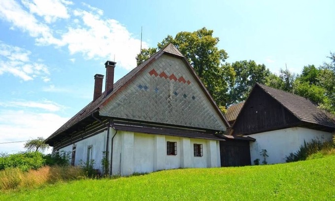 Kostalov Cabin | Autentická horská chalupa ze 17. století s vnitřním dvorem - Kundratice