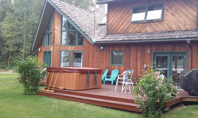 Meadow Lakes House | Authentic Alaskan slice of heaven