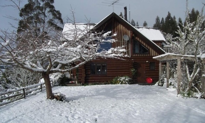 Raetihi Cabin | Authentic Canadian log house with the view of Mount Ruapehu