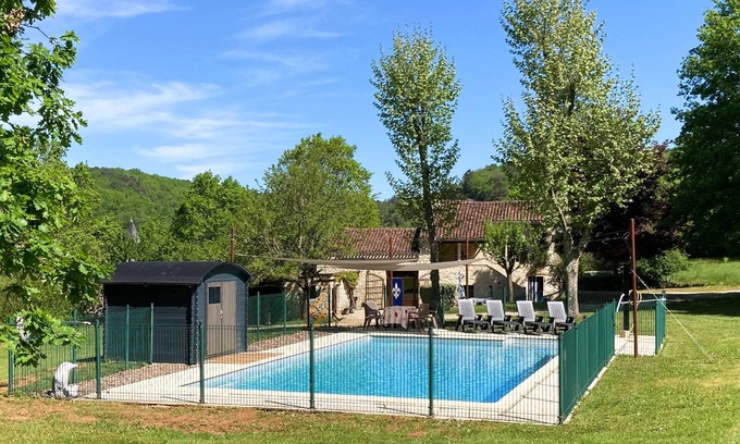 Puy-l'Eveque House | Authentic country house with new private pool