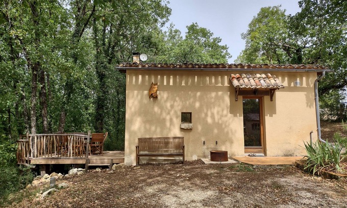 Paulhiac House | Authentic gîte with shared pool in the middle of nature.