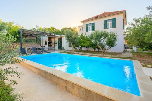 Kolocep Island House | Authentic house