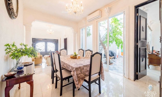 Zona Paseo Montejo House | Authentic Mérida a Block from Montejo, Fast Wi-FI