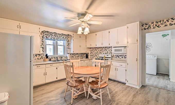 Wausau House | Authentic Wausau Abode < 1 Mile to Downtown!