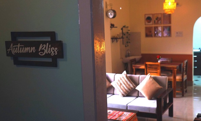 Sualkuchi Apartment | Autumn Bliss: Cozy 2-Bedroom Apartment in Guwahati with WiFi & AC Comforts