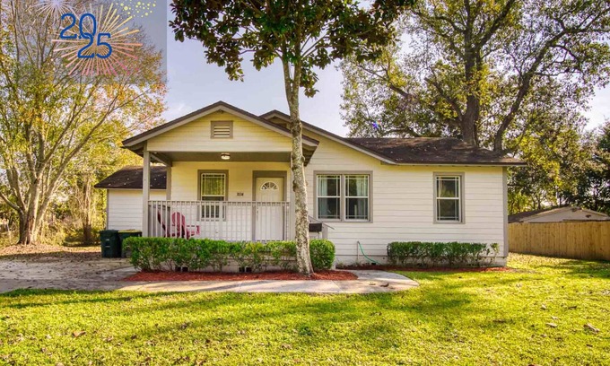 San Jose House | Autumn Deal! San Marco Retreat~Fam Trip~Home plus studio~Sleeps12~5Br