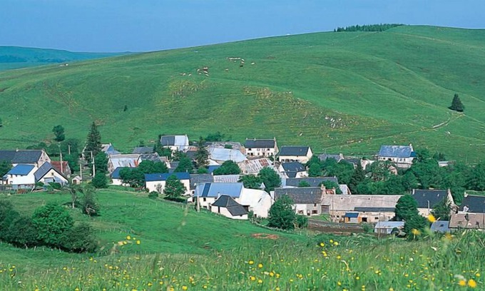 Saint-Alyre-es-Montagne House | Auvergne rental for 6 people hiking