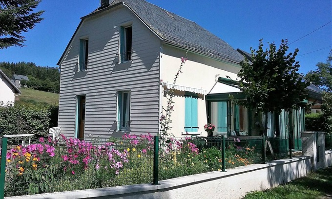 La Tour-dʼAuvergne Apartment | AUVERGNE MASSIF DU SANCY, PARC REGIONNAL NATUREL DES VOLCANS D'AUVERGNE