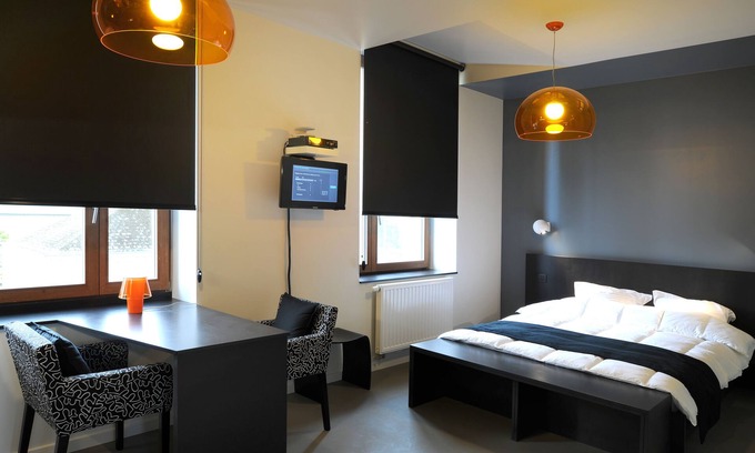 Engis Cottage | Aux Forges-Gîte-Standard-Private Bathroom-Garden view