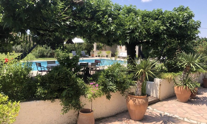 Graveson Apartment | Aux Mûriers en Provence