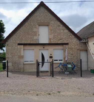 Breugnon House | AUX MERVEILLES DES ORMES