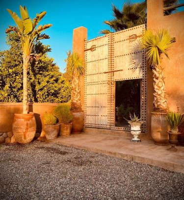 Oulad Hassoune Villa | Aux portes de Marrakech Villa Arts & Déco avec piscine