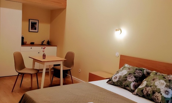 Campo de Gerez Apartment | 'Avó Custódia - Room' with Mountain View, Wi-Fi and Air Conditioning