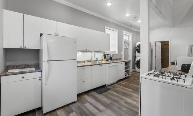 Arcadia House | AV Bungalows #9A with Loft