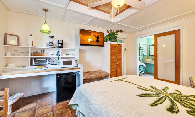 Kailua Apartment | Available and legal for stays less than 30 days.